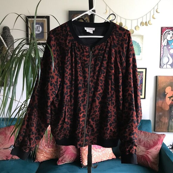 BEACH LUNCH LOUNGE size L Brown & Black Leopard Animal Print Bomber Jacket - Picture 1 of 4